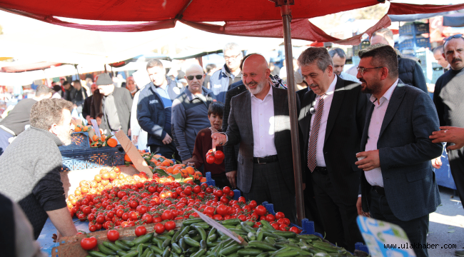 BAŞKAN ÇOLAKBAYRAKDAR'A ERTUĞRULGAZİ SEMT PAZARINDA YOĞUN İLGİ