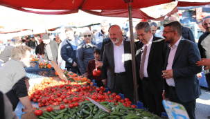 BAŞKAN ÇOLAKBAYRAKDAR'A ERTUĞRULGAZİ SEMT PAZARINDA YOĞUN İLGİ