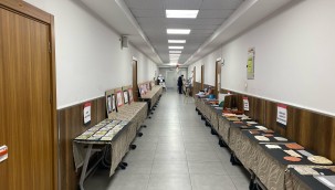 'Deyim ve Atasözleri Resimleme Sergisi' Refika Küçükçalık Ortaokulu'nda açıldı