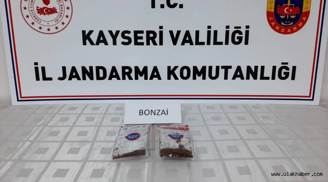 Ekipler şüpheli araçta uyuşturucu madde ele geçirdi