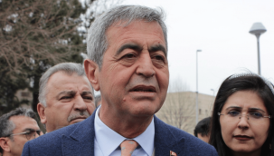 İYİ Parti Kayseri Büyükşehir Belediye Başkan Adayı Yücel, "Belediye kaynaklarıyla Memduh Bey kendine reklam yapıyor"