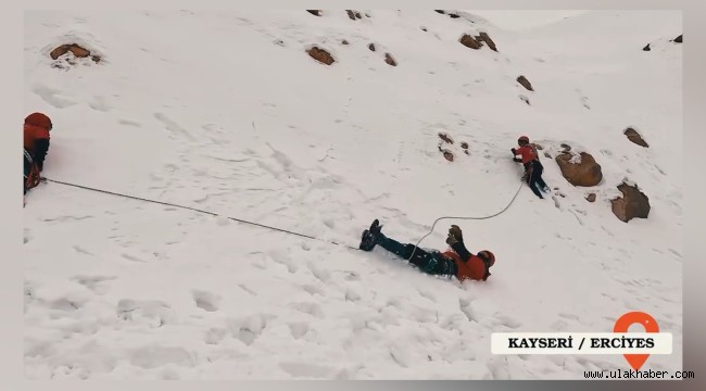 Jandarma komandoları, dağ arama kurtarma eğitimleri verdi