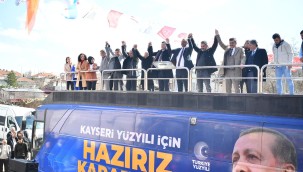 SARIOĞLAN'DA COŞKULU KALABALIK, BAŞKAN BÜYÜKKILIÇ'I BAĞRINA BASTI