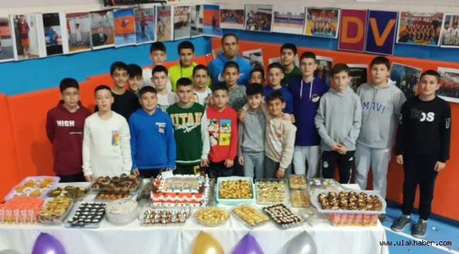 Şehit Cennet Yiğit Ortaokulu Basketbol takımı bu yıl Türkiye birinciliği hedefiyle yola çıktı