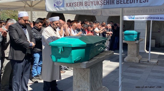 Karbonmonoksit zehirlenmesi sonucu yaşamını yitiren kardeşler defnedildi 