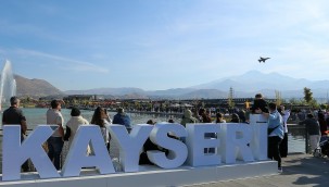 BÜYÜKŞEHİR'İN 7'NCİ BİLİM FESTİVALİ'NE SOLOTÜRK GÖSTERİSİ DAMGA VURDU