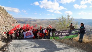 Talas Belediyesi'nden 29 Ekim'e Anlamlı Ağaç Dikme Etkinliği